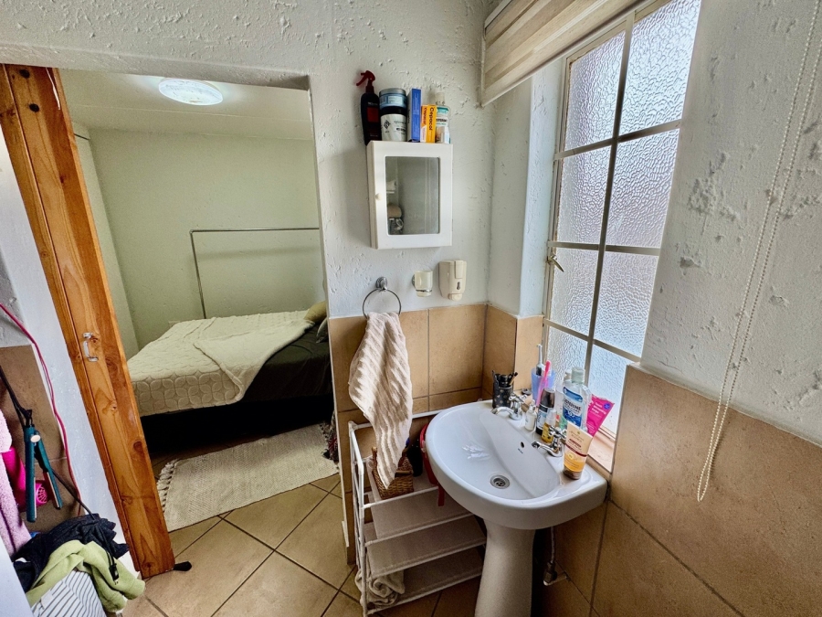 1 Bedroom Property for Sale in Van Der Hoff Park North West